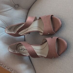 Life Stride "Mega" Pink Suede Strappy Sandals Nwt